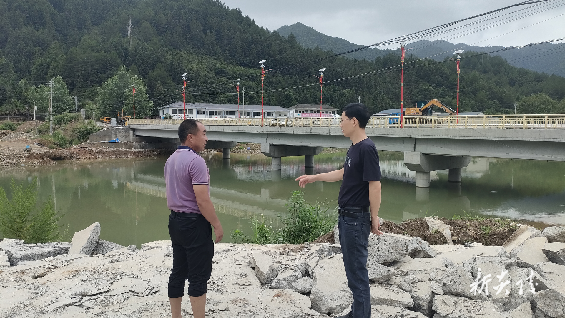 中村瑶族乡：落实一线督导 确保项目建设安全有序推进