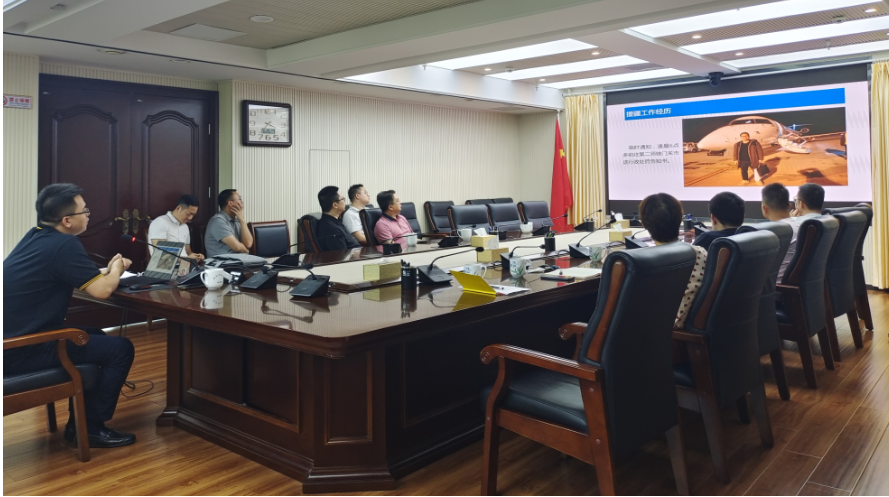 我局罗康同志在全省第3期 “数海里的青春”专题论坛上作援疆经历分享