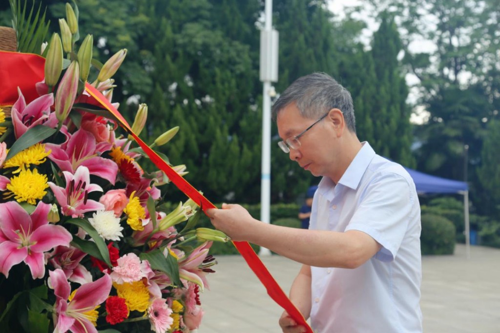 株洲市烈士纪念园获批国家级烈士纪念设施揭牌仪式举行