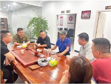 荷塘区：服饰协会拥军慰问情暖退役老兵