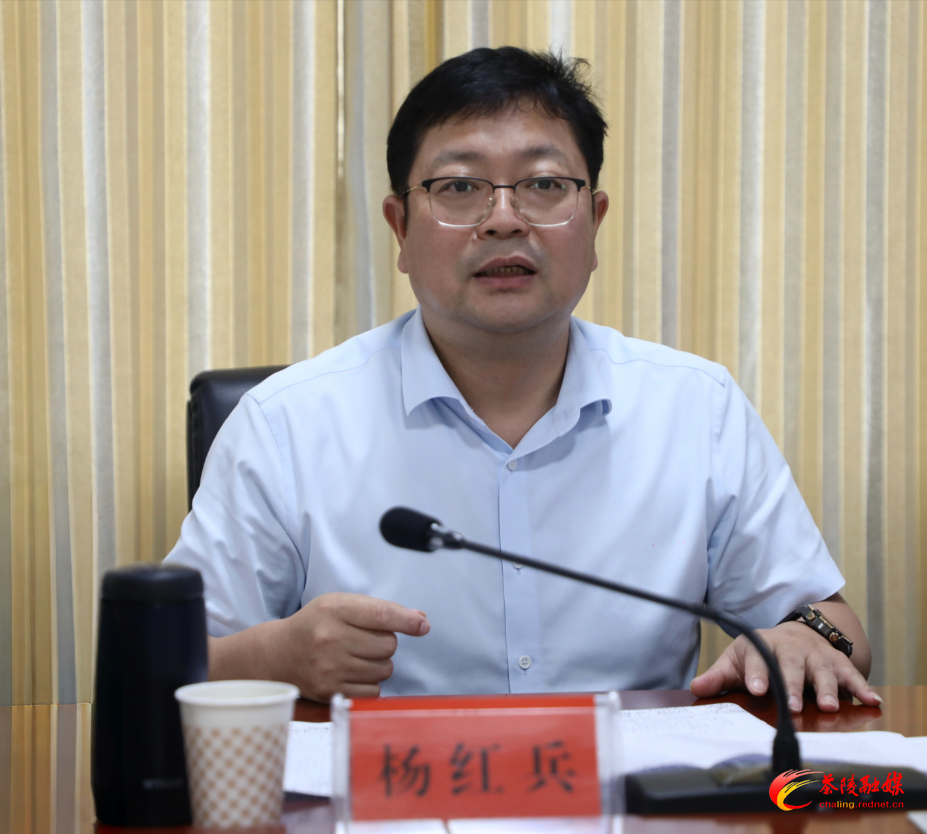 杨红兵调研县直有关单位学习教育开展情况