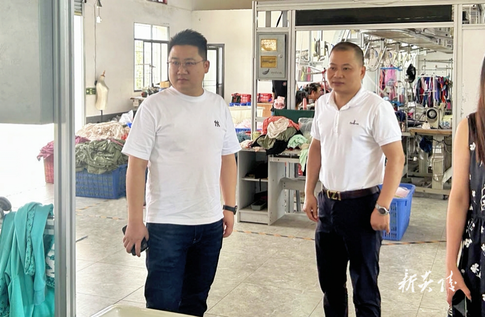鹿原镇：开展“万名干部联万企”活动