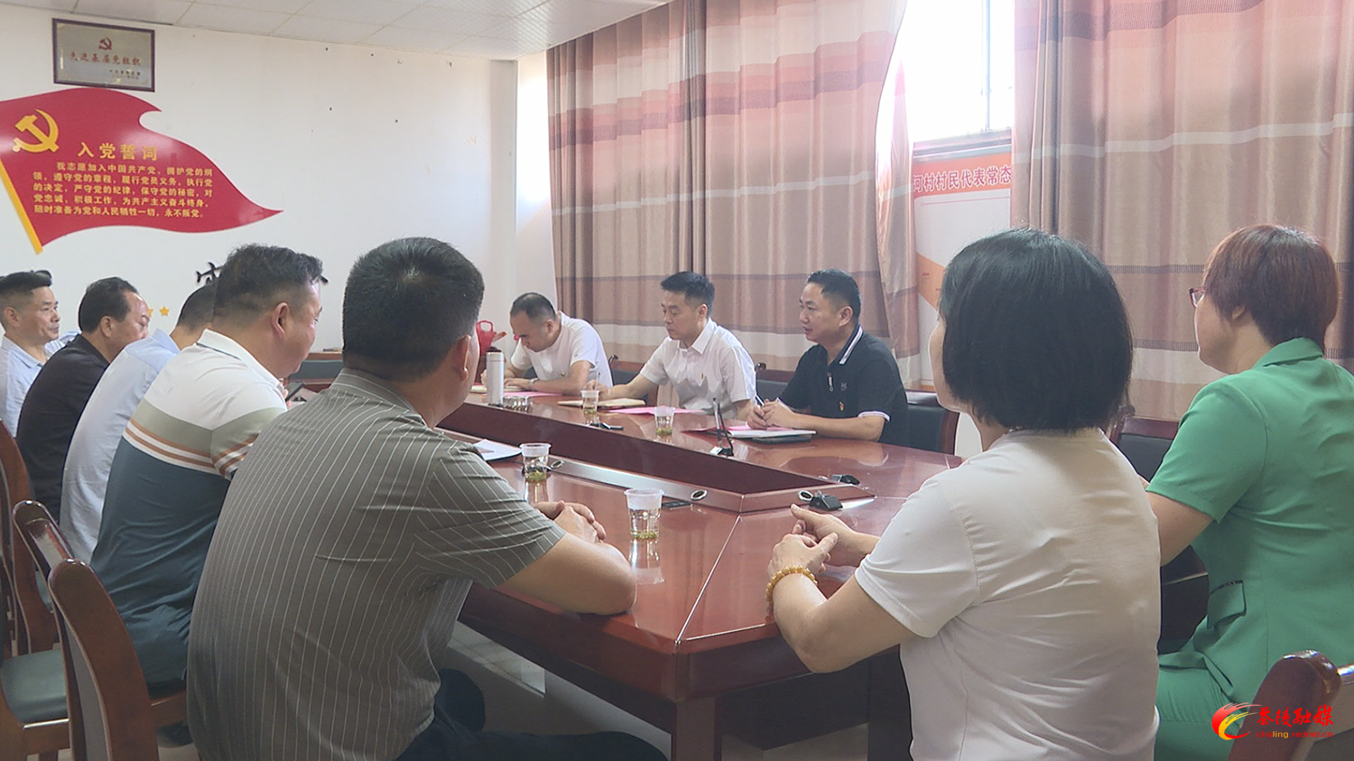 何文龙到下东街道沿河村调研乡村振兴工作