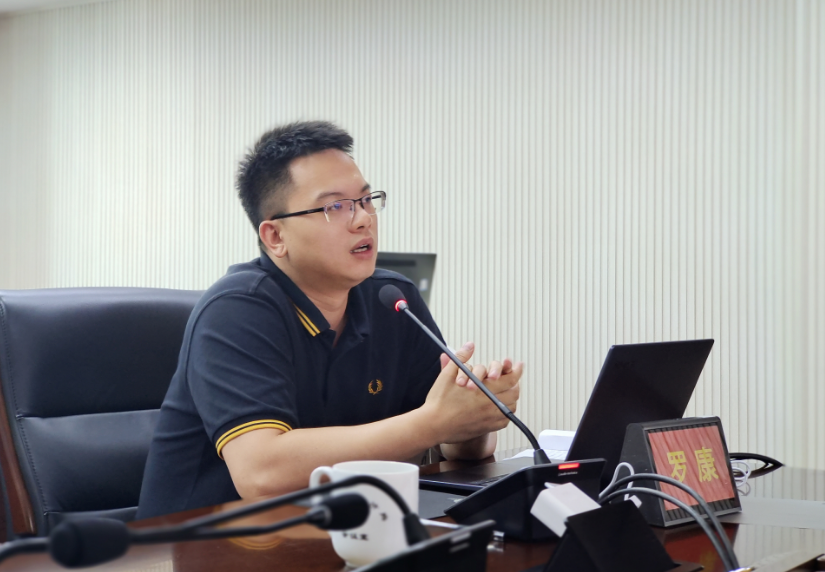 我局罗康同志在全省第3期 “数海里的青春”专题论坛上作援疆经历分享