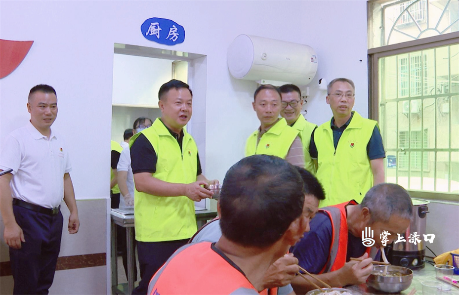 李晓彤到渌口区环卫工驿站参加志愿服务