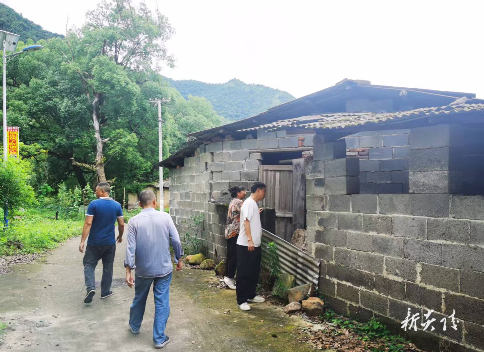 霞阳镇开展烟花爆竹打非治违专项行动