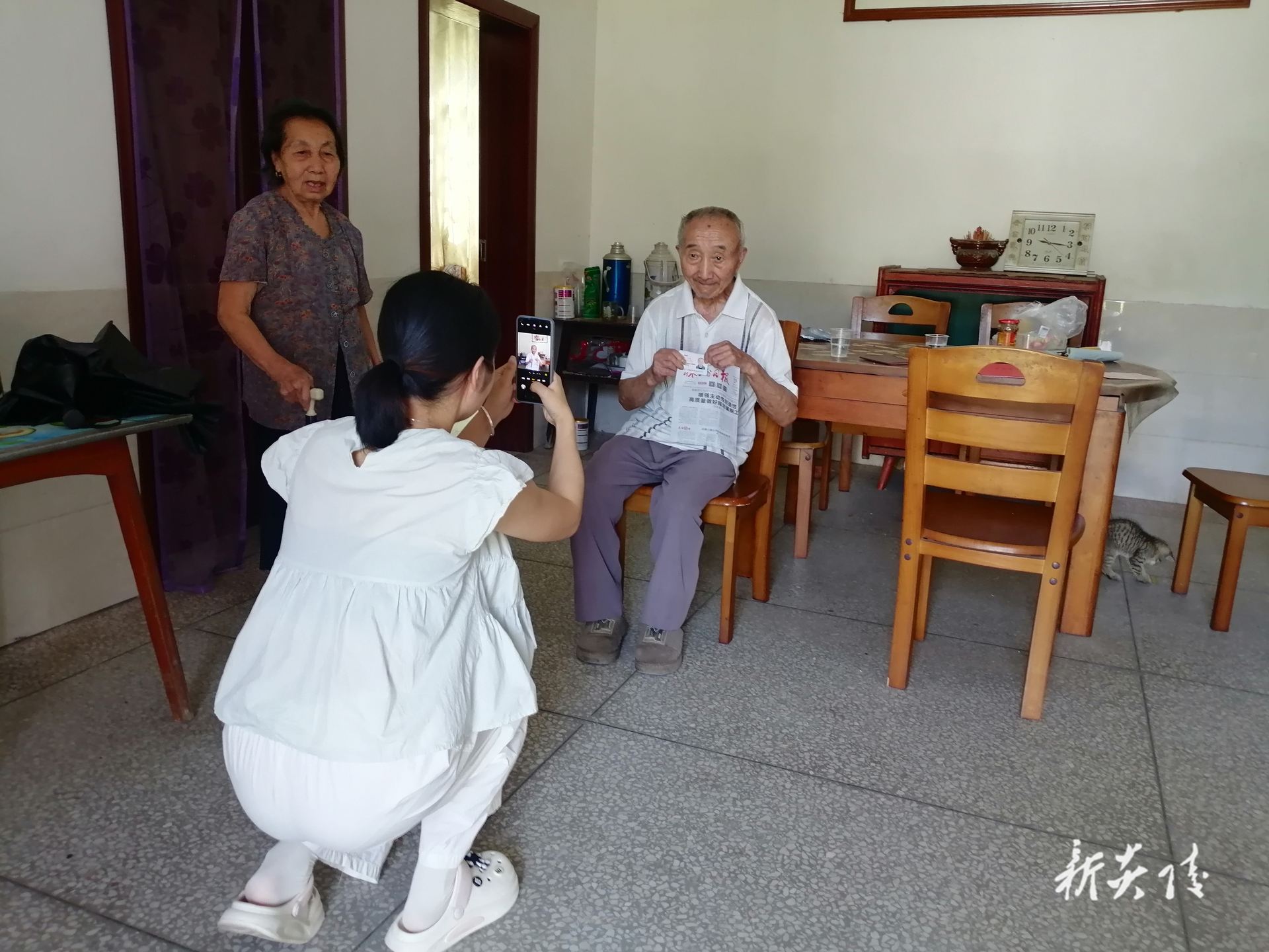 十都镇：“零跑腿”办津贴 温情服务暖民心