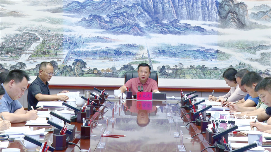 区委理论学习中心组（扩大）举行2025年第十次集体学习