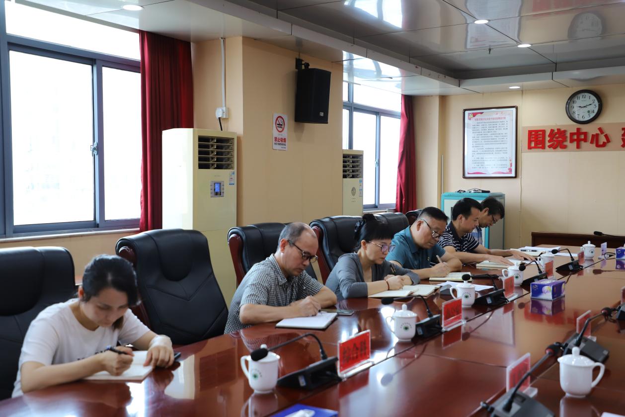 市生态环境局召开第八次理论学习中心组学习