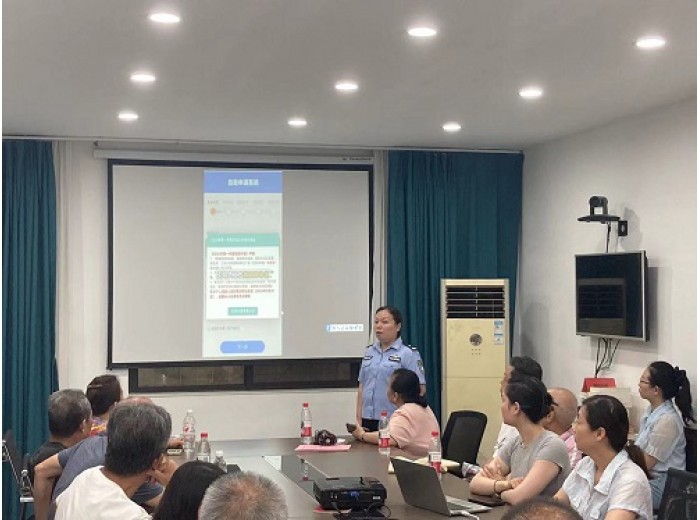 嵩山路派出所反诈宣传“精准滴灌” 守护社区“钱袋子”零距离