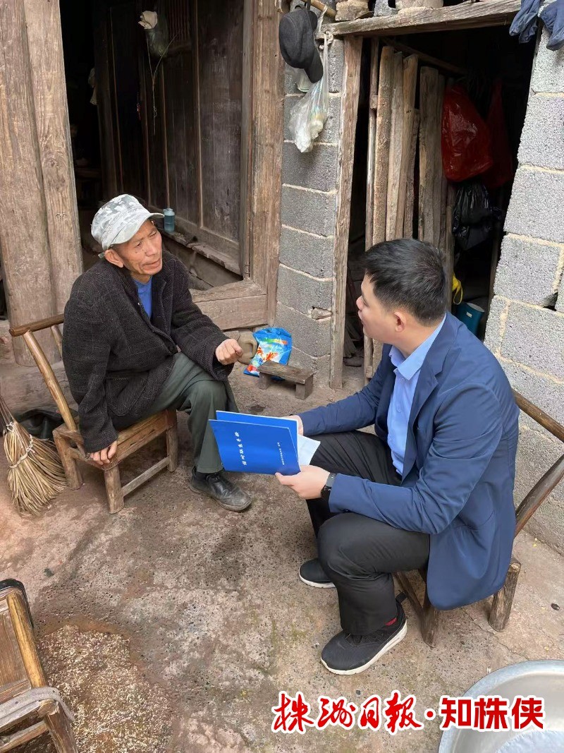 他乡当故乡 挂职更“挂心”——记挂职湘西泸溪县的攸县干部许彬