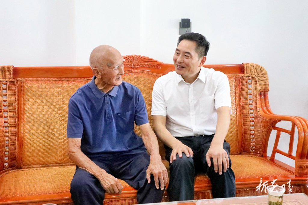 “八一”建军节 县"四大家"领导慰问驻炎部队官兵和消防救援人员