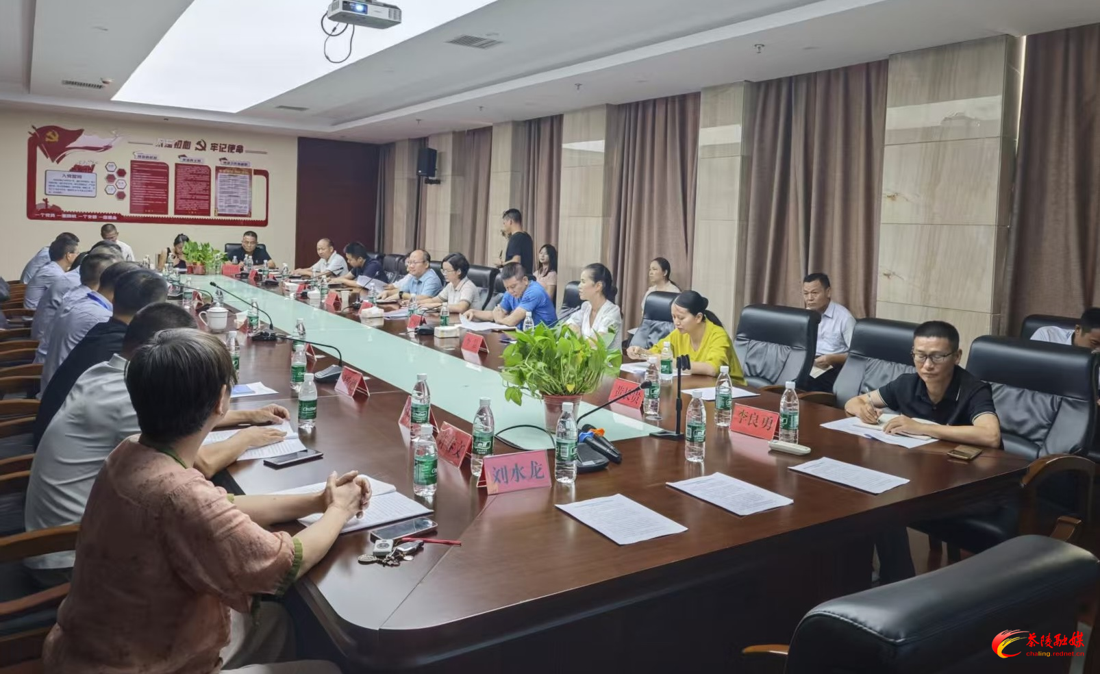 茶陵县优化营商环境协调事务中心组织企业“体验官”走进部门看审批
