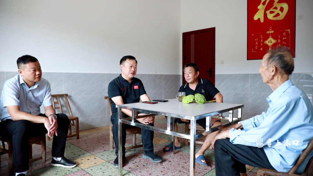 李晓彤走访慰问抗战老兵、复员军人