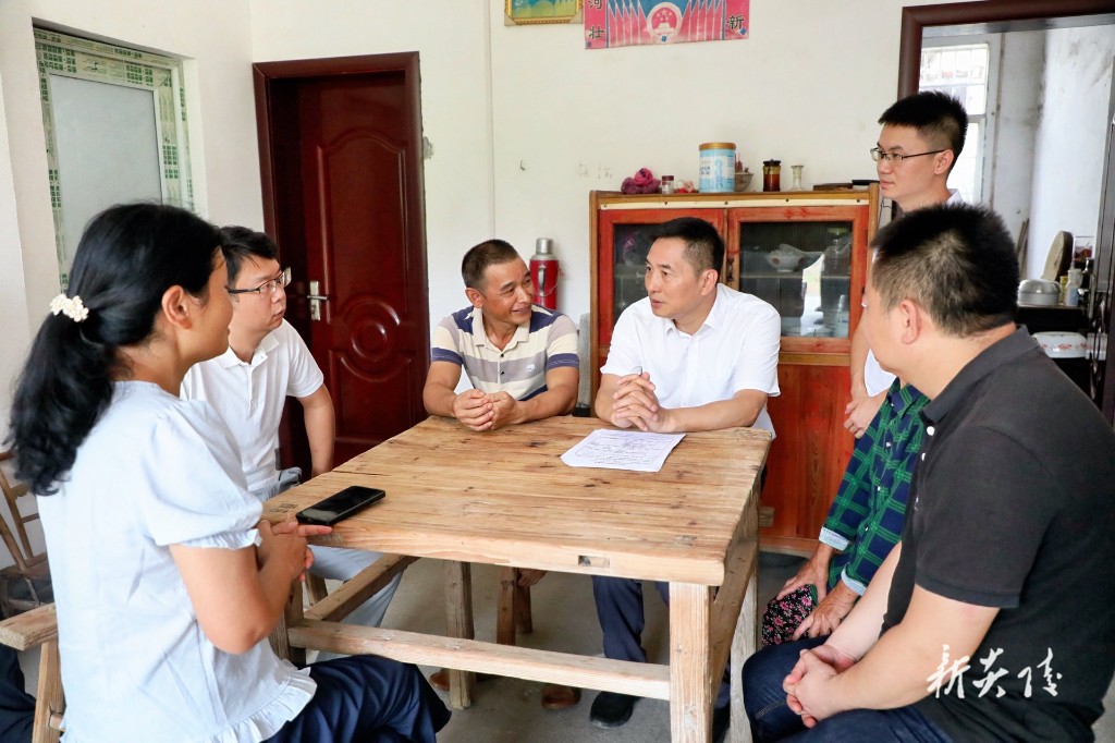 尹朝晖调研巩固拓展脱贫攻坚成果同乡村振兴有效衔接工作
