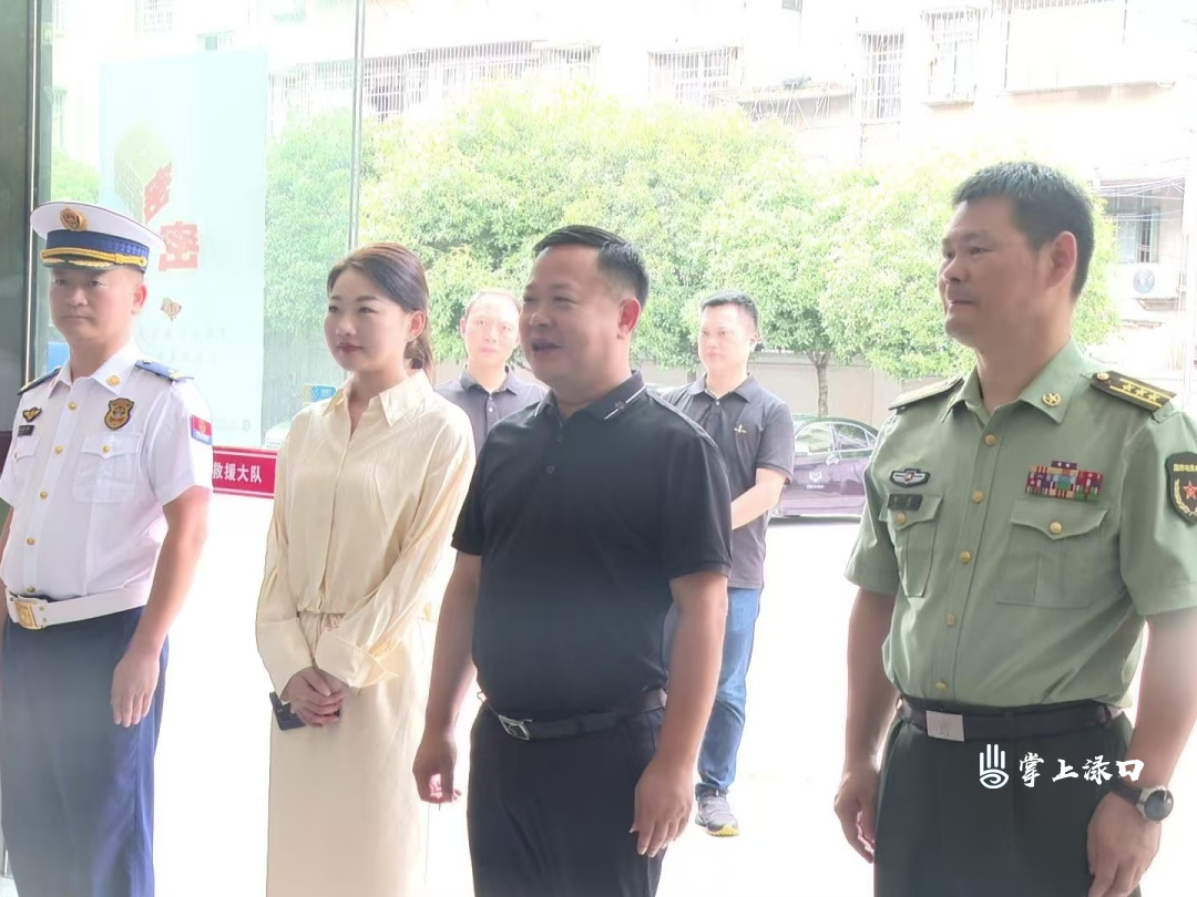 李晓彤率队开展八·一建军节走访慰问活动