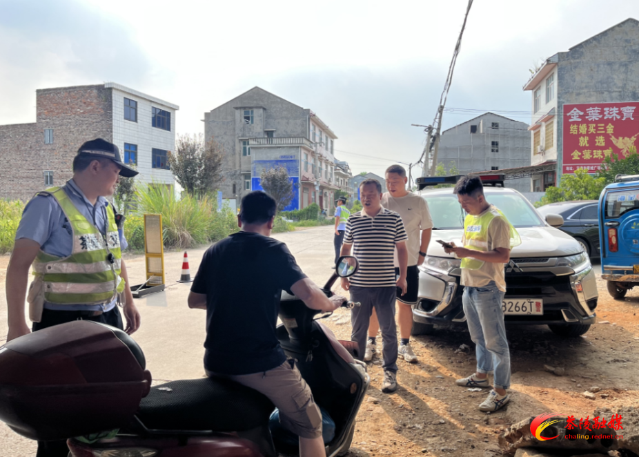 下东街道多措并举开展安全执法宣传教育活动