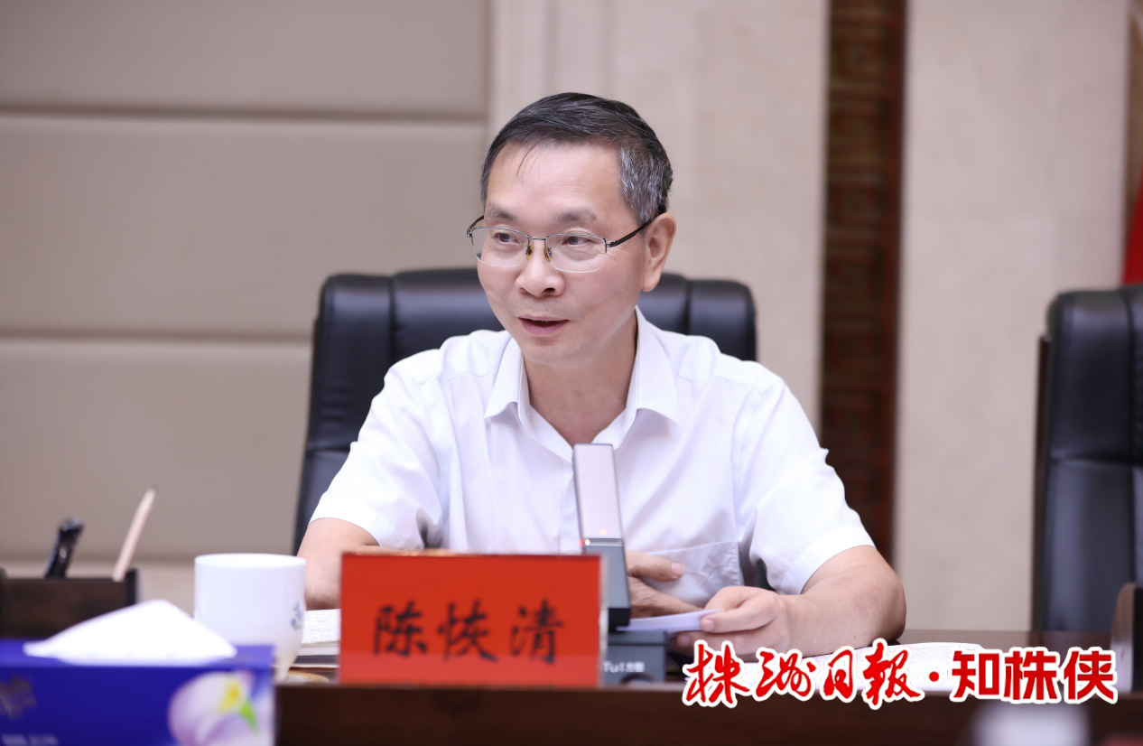 曹慧泉主持召开专题会议研究全市大气污染防治工作
