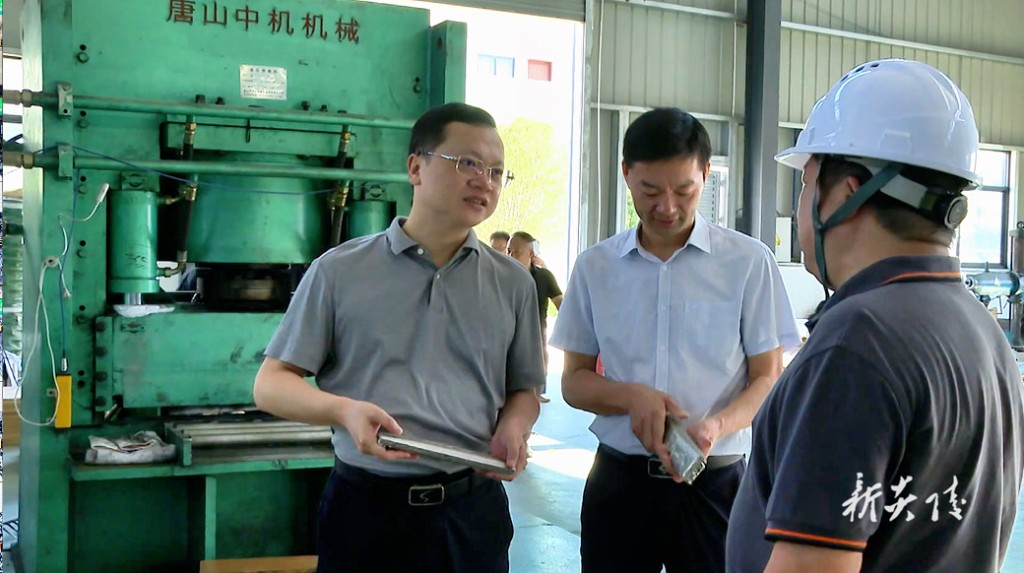 夏胜利到高新区和霞阳镇调研工业经济发展