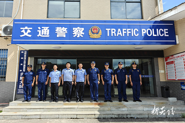 县消防救援大队与湖南省高速公路交通警察局株洲支队炎陵大队建立“消交协作”联勤联动机制