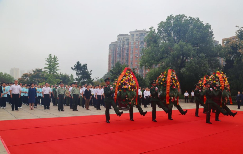 株洲市向烈士敬献花篮仪式举行
