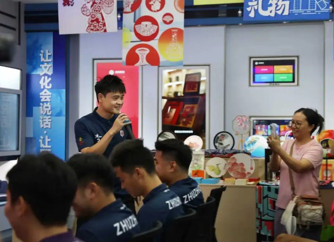 见面会有热血且暖心
