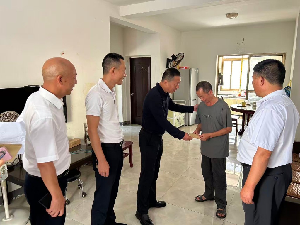 暖心慰问 真心关怀 —— 株洲市公共资源交易中心节前送温暖