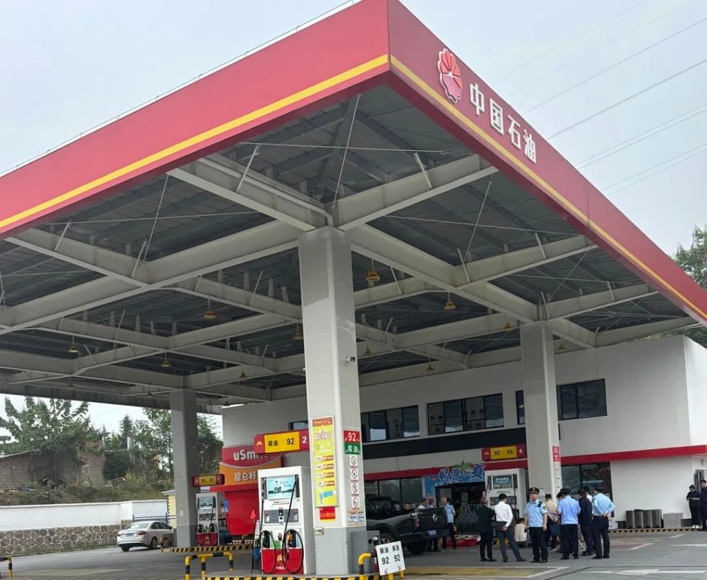 株洲市商务局联合多部门开展加油站“双随机、一公开”检查 为双节安全保驾护航