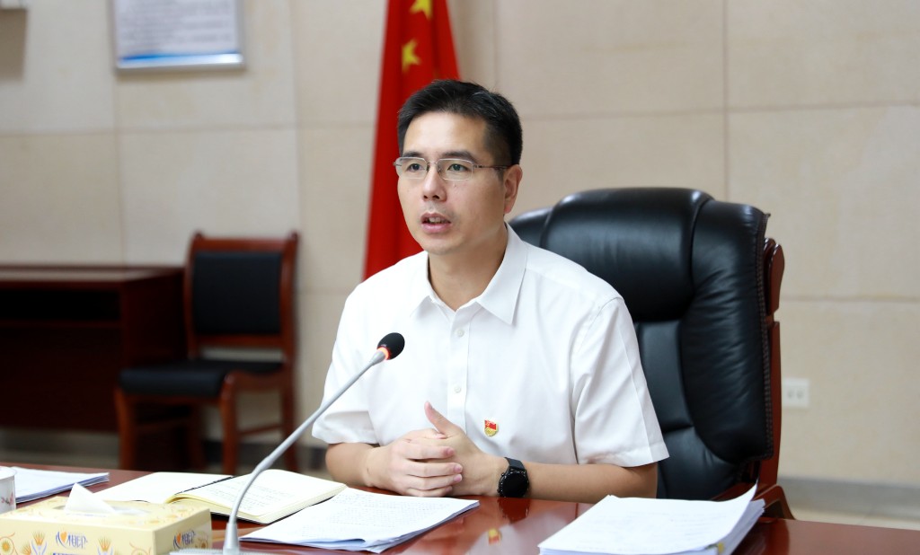 中共攸县人民政府党组（扩大）会议暨2025年理论学习中心组第九次集中学习会议召开