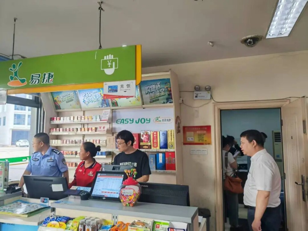 株洲市商务局联合多部门开展加油站“双随机、一公开”检查 为双节安全保驾护航