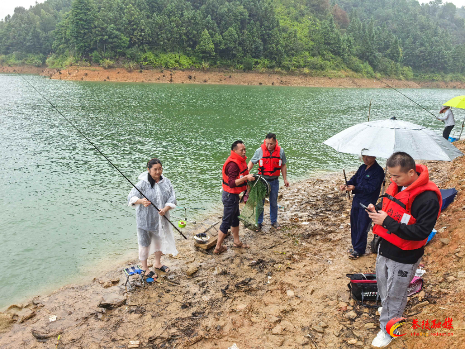 桃坑乡：严管非法垂钓行为 筑牢水上安全防线