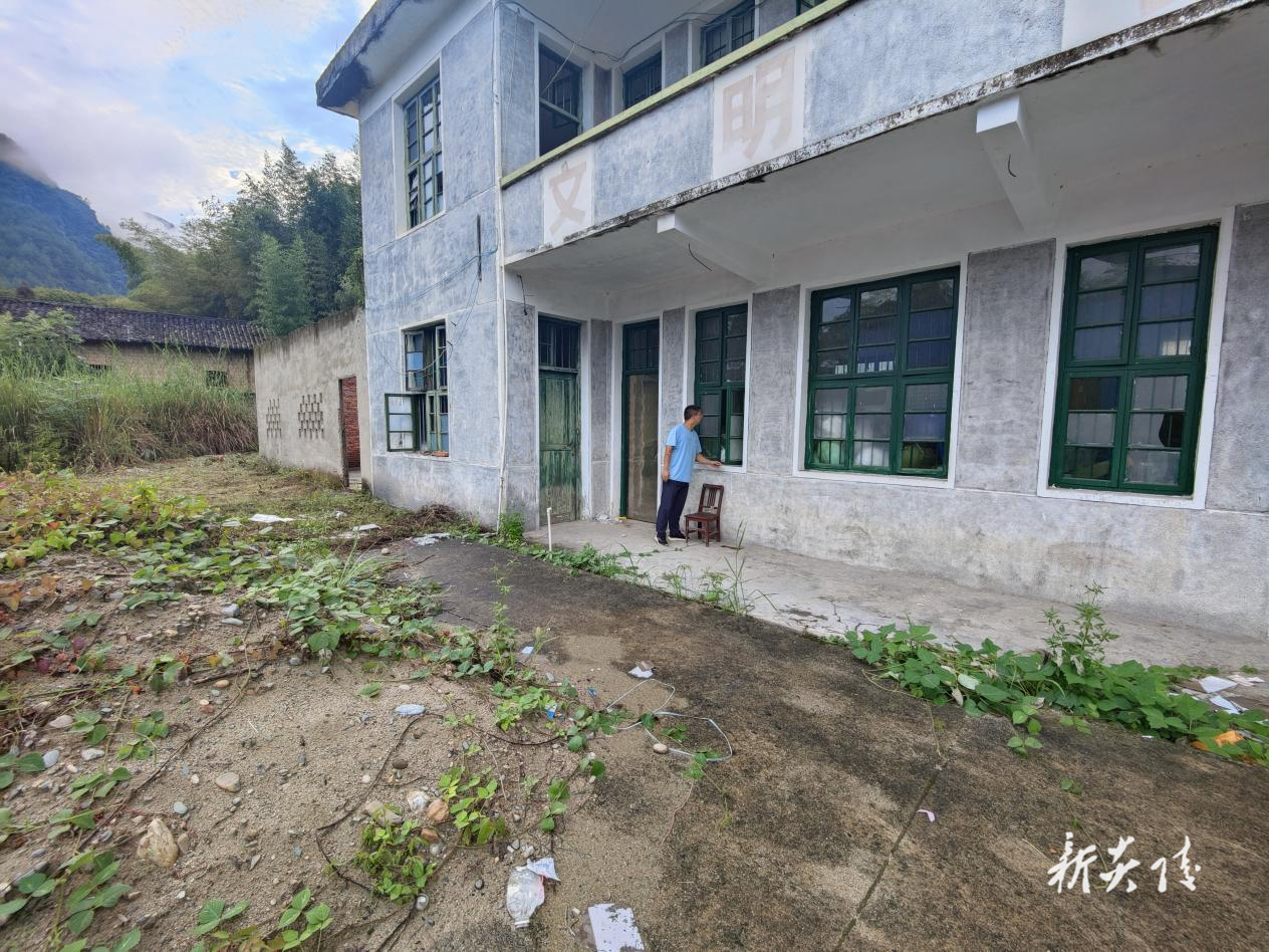 中村瑶族乡：力推“打非治违”深入村落摸排闲置场所