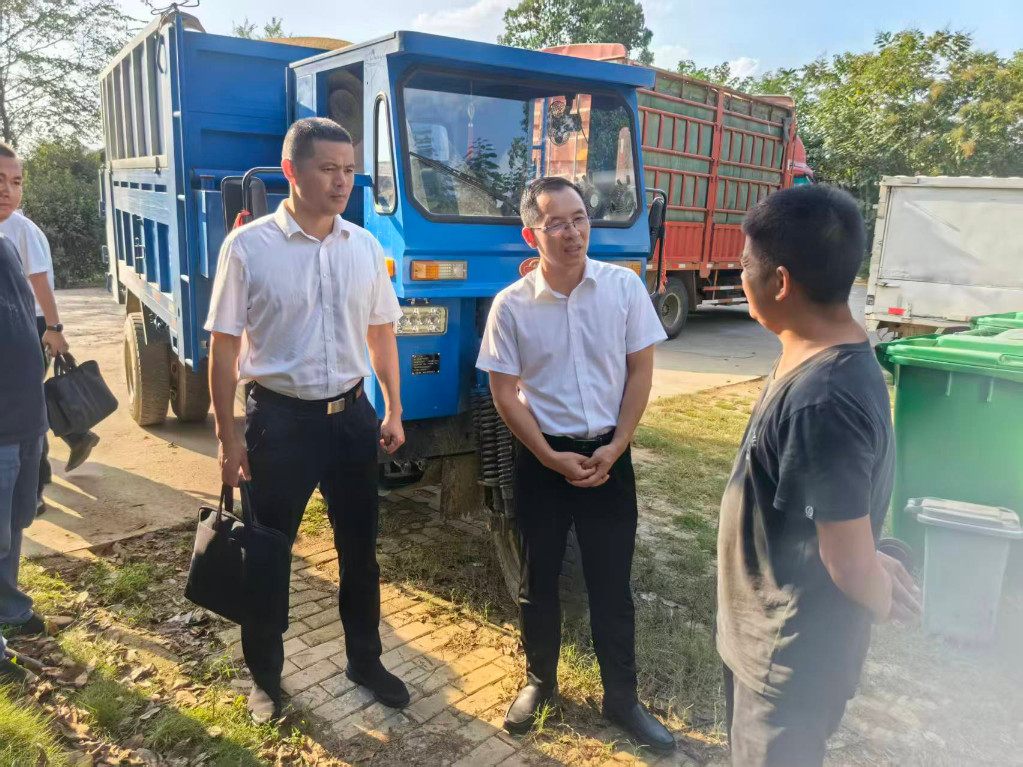 市发改委党组书记、主任唐继发赴渌口区督导中晚稻收购工作