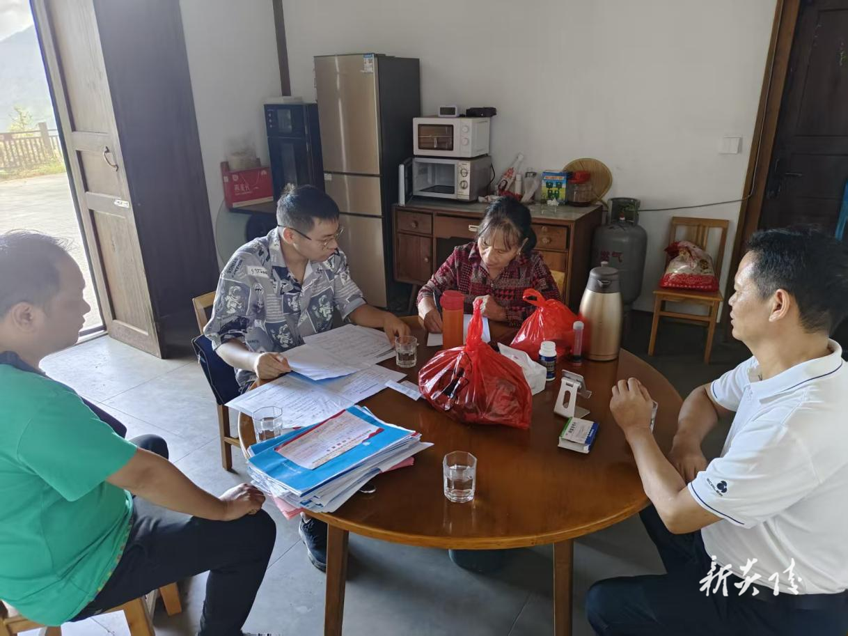 策源乡：入户走访察民情 乡村振兴再发力