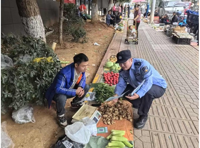 栗雨派出所巧用“赶集日” 守护群众“钱袋子”