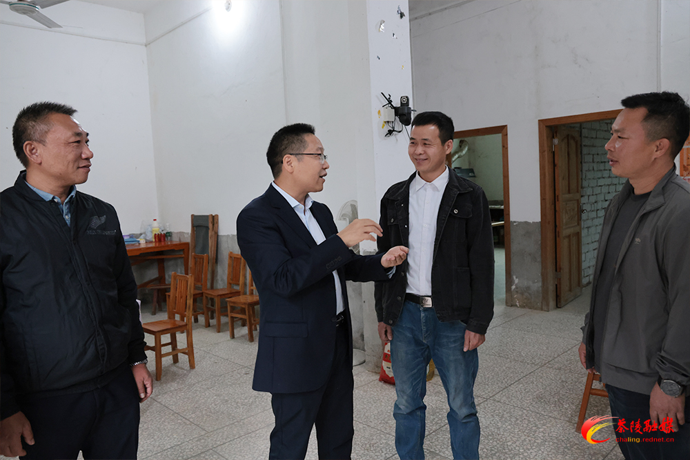 朱毅强深入马江镇浪滩村调研乡村振兴工作