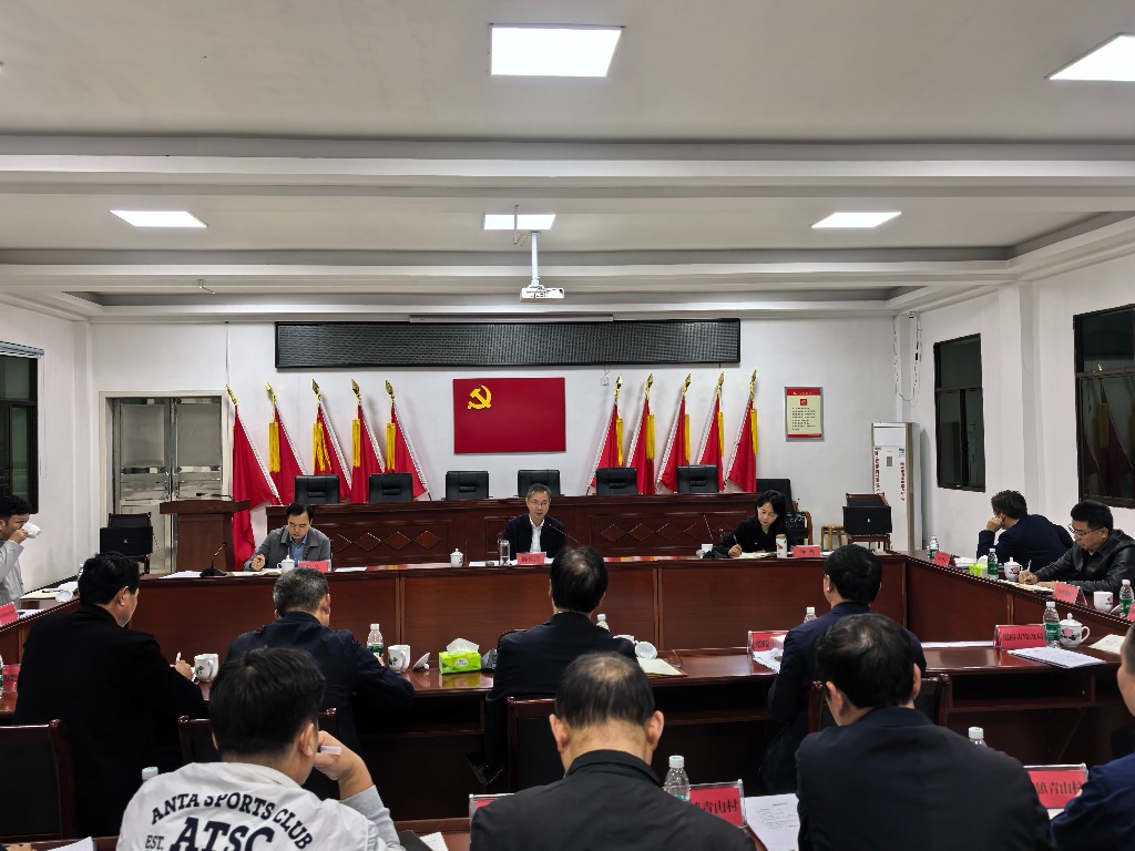 市长陈恢清听取市供销社专题汇报