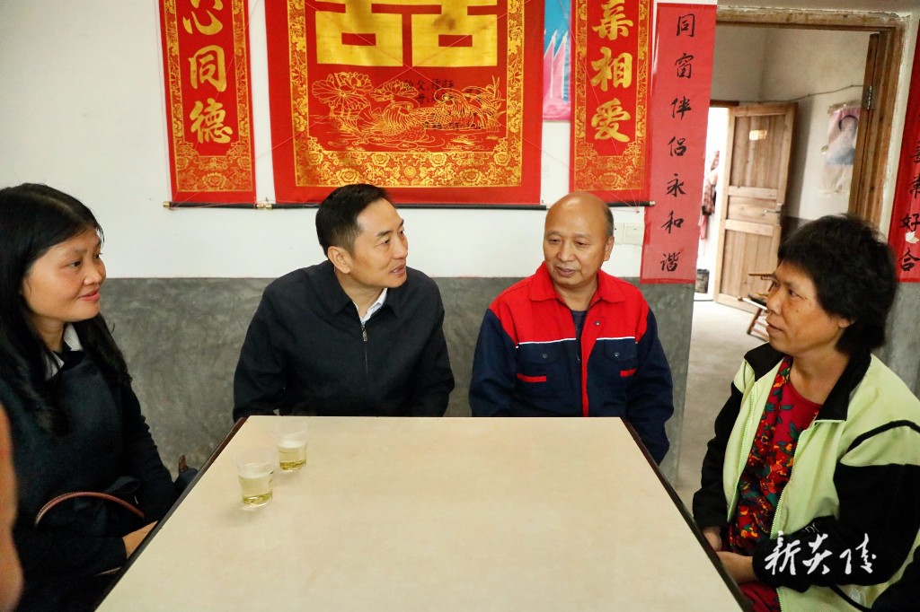 尹朝晖调研乡村振兴工作