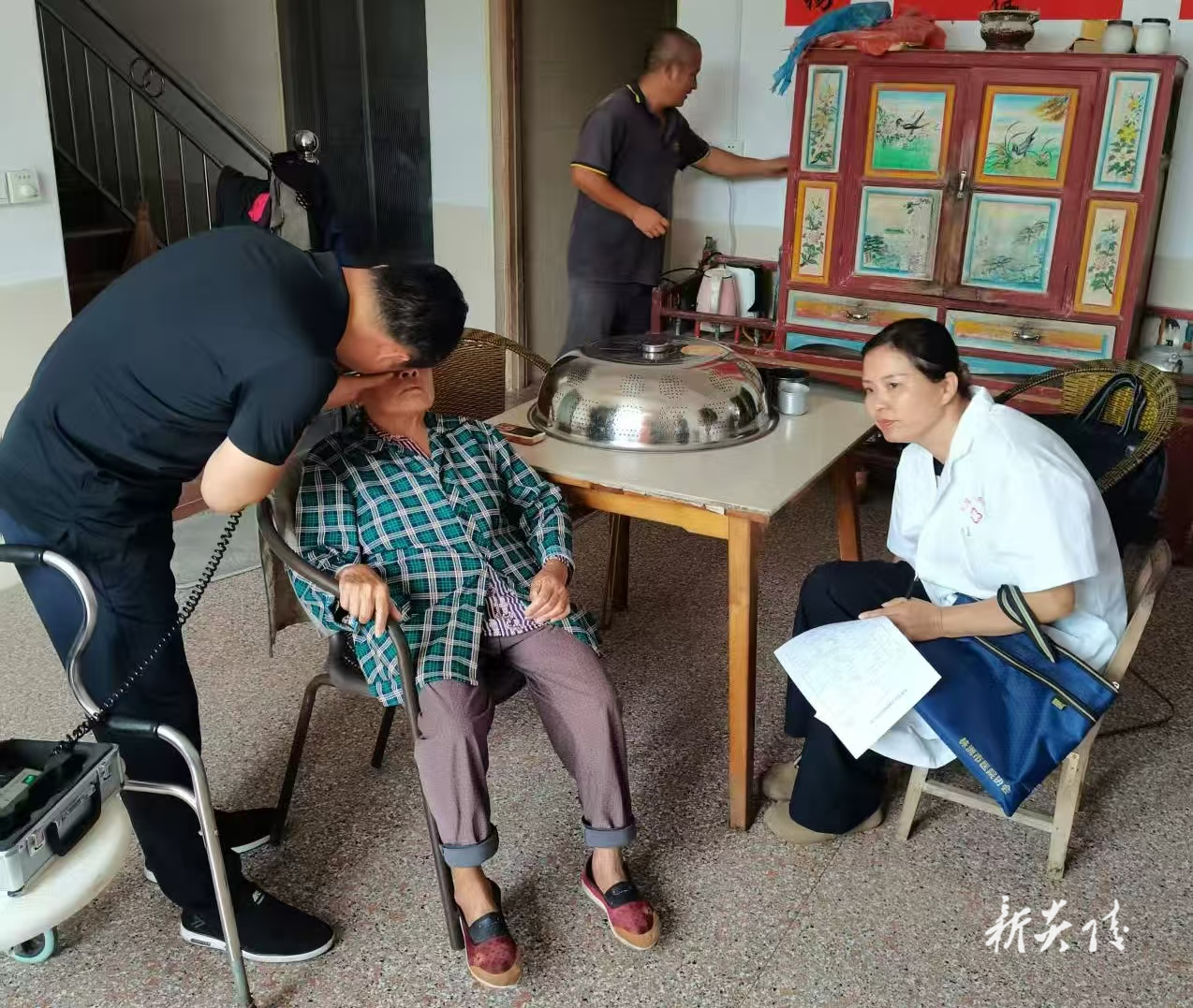 十都镇：精准服务残疾人 上门评残暖民心