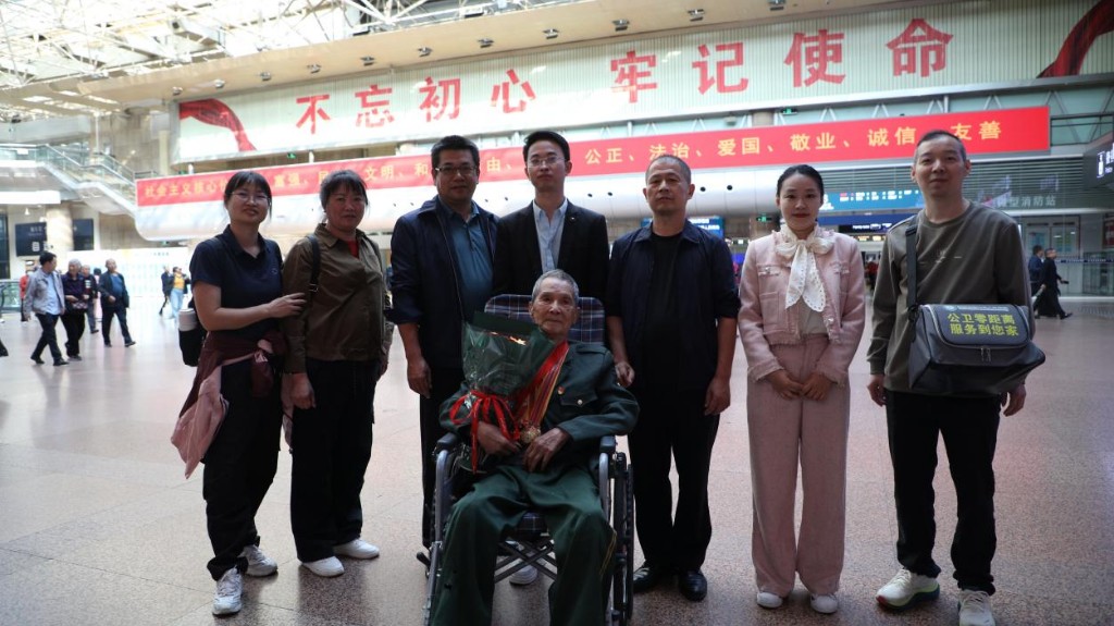 株洲渌口：百岁抗战老兵圆梦北京