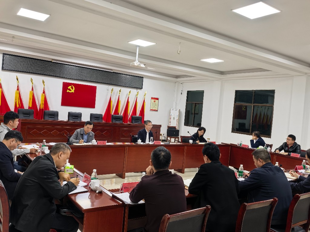 市长陈恢清听取市供销社专题汇报