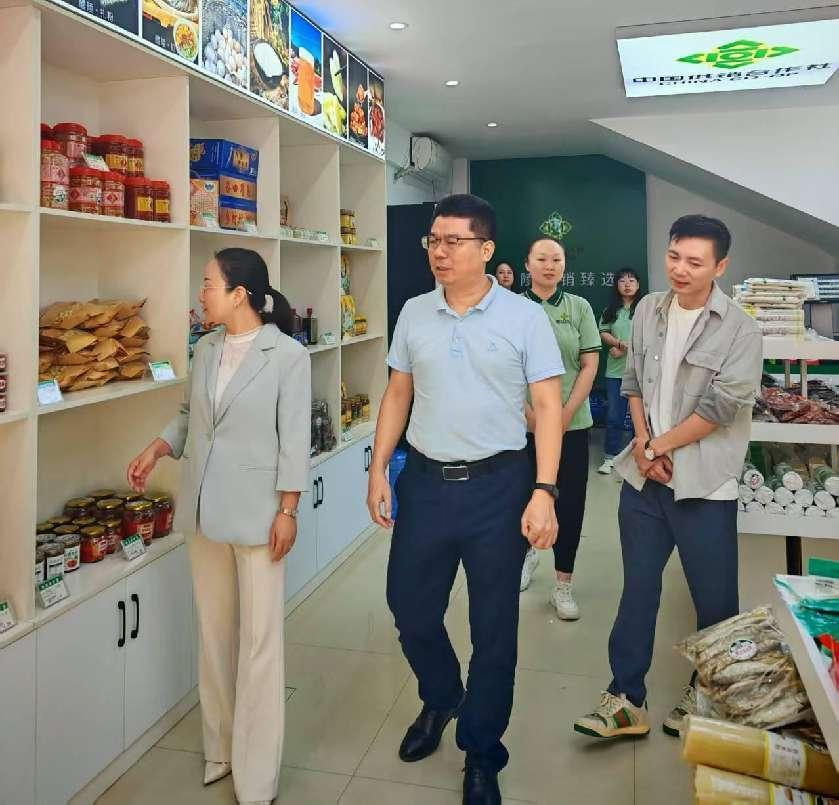 市供销社深入县市区社开展“三社合一”和“流动供销”工作调研和督导