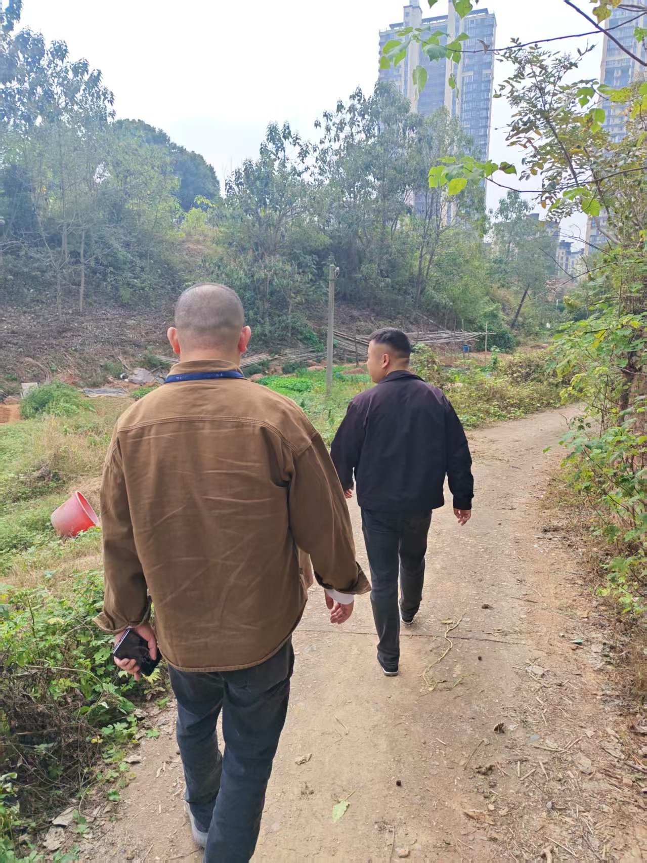 荷塘区生环局高效处置园区管道破损问题切实保障居民用水安全​