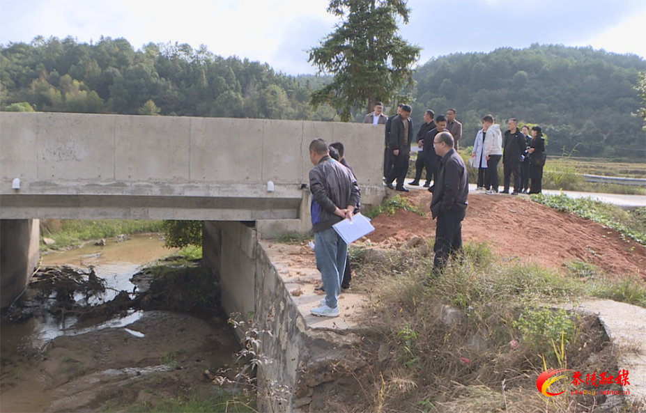 【人大代表票决民生实事落地】县人大开展2025年代表票决民生实事事项督办工作