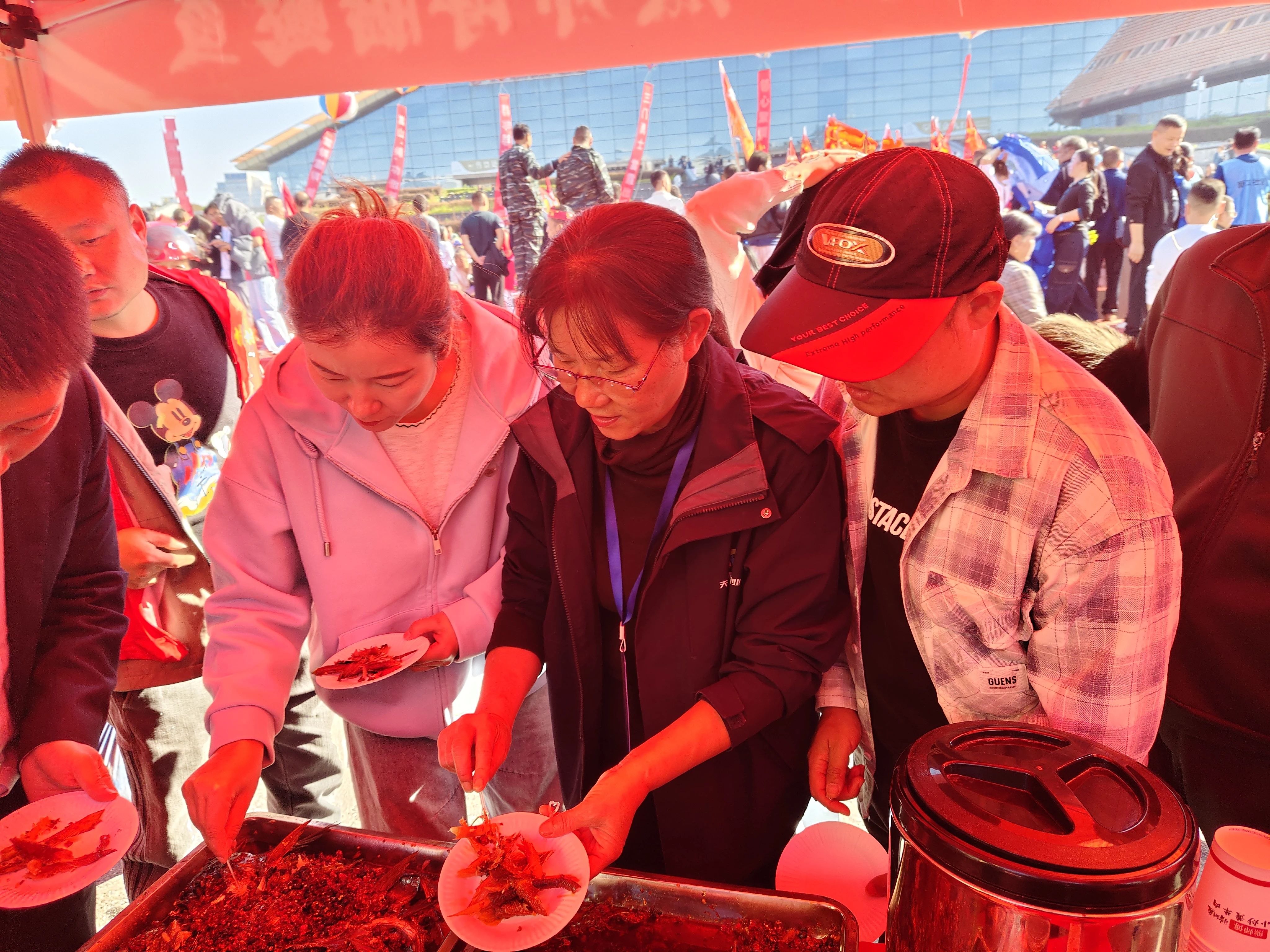 人人人人人我人人人人人！这场拔河“泰”精彩！