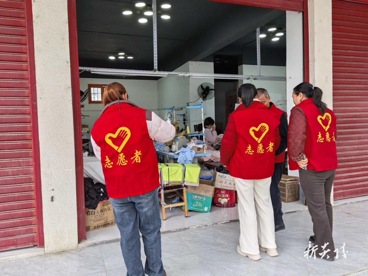 霞阳镇人大代表积极履职 筑牢秸秆禁烧“防火墙”