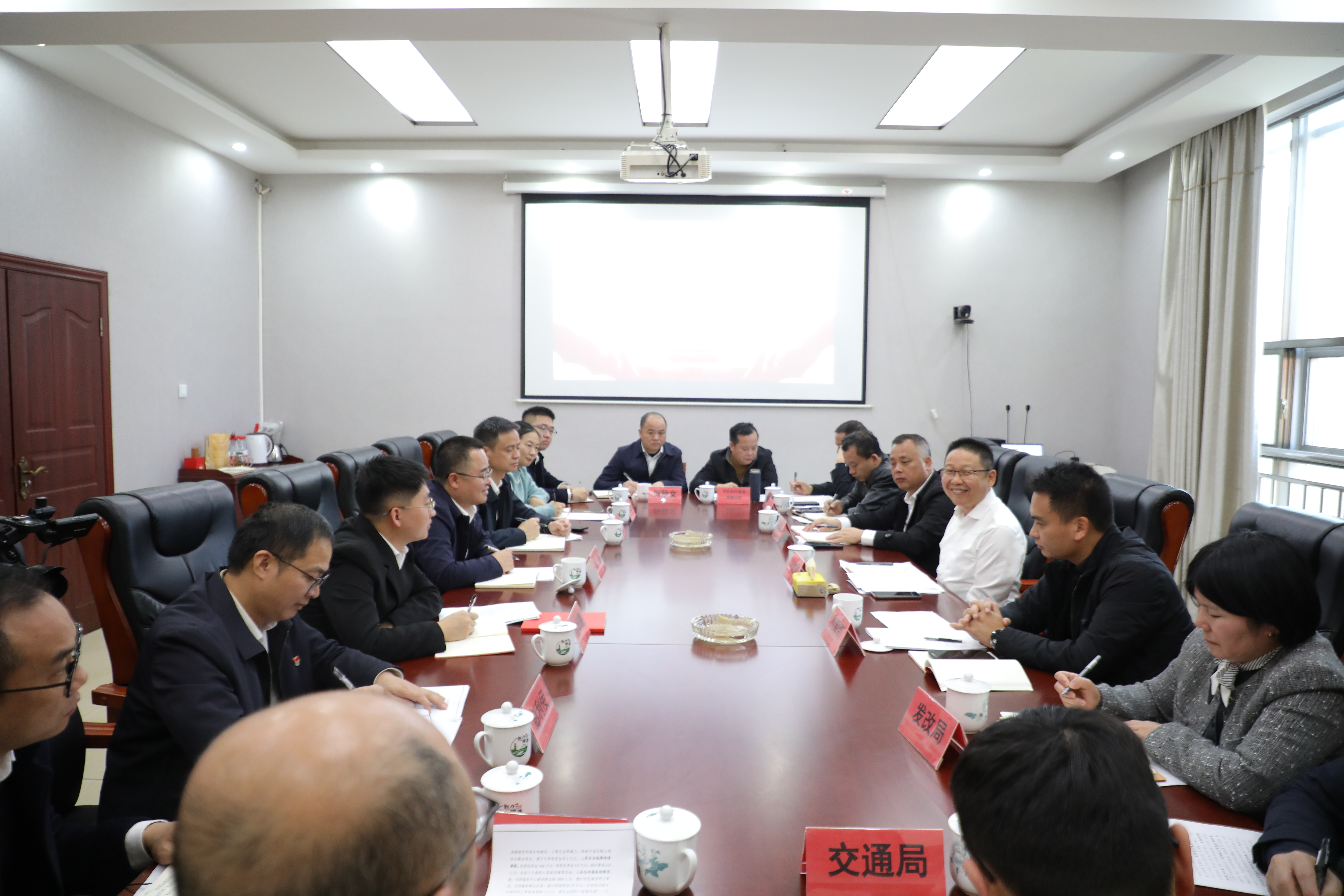 朱毅强到腰潞镇调研重点工作