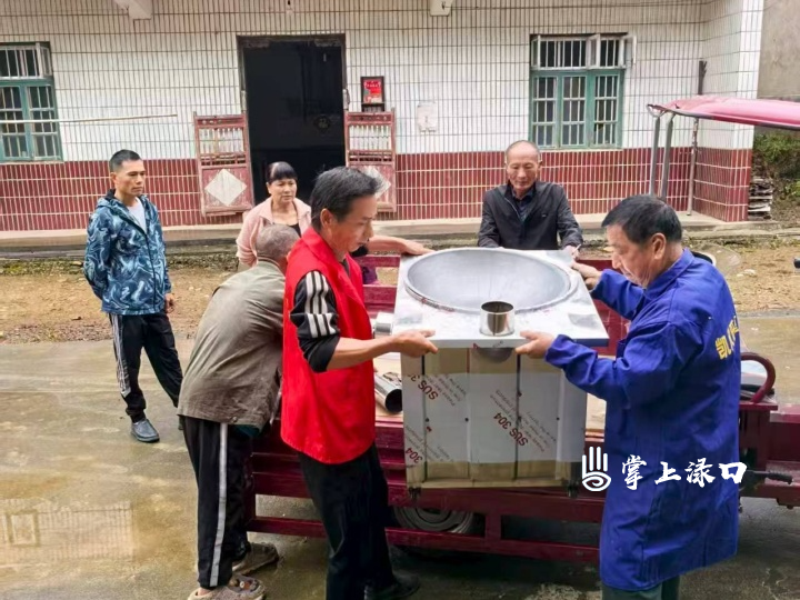 朱亭镇黄龙村：集中走访解民忧 旧灶换新暖人心