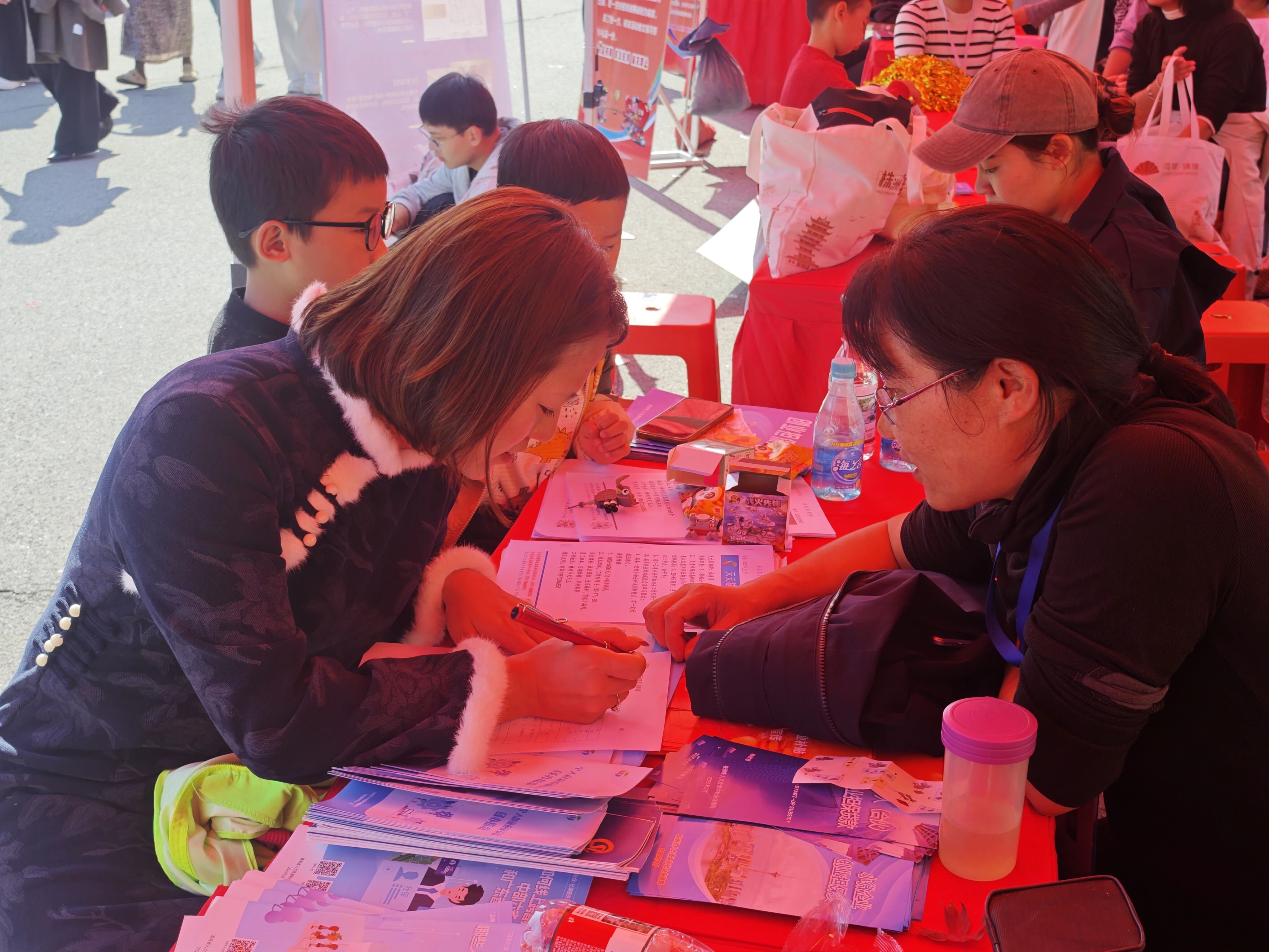 人人人人人我人人人人人！这场拔河“泰”精彩！