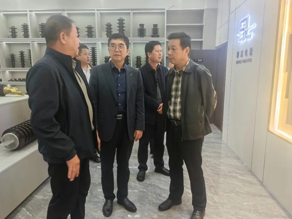 省商务厅副厅长石峰岗一行来株调研